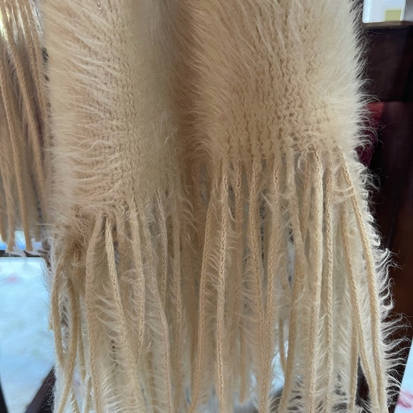 Scarf - Picture 3 of 6